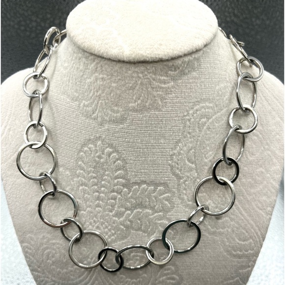 Lia Sophia Silver Circle Necklace. Circles in 2 Sizes Stunning Statement Lia - Picture 2 of 6